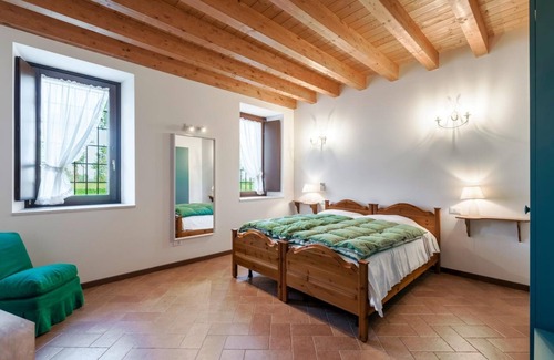 Pralboino Other | 2) Cozy One-Bedroom Apartment in Agriturismo with Two Single Beds and Sofa Bed