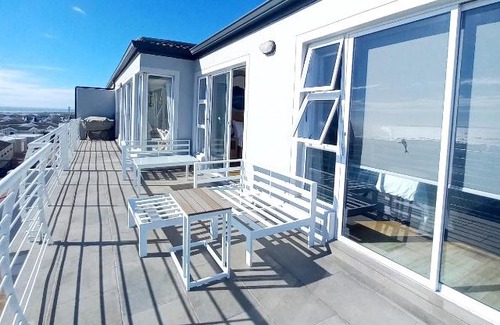 Big Bay Apartment | 2 Dolphin Ridge , Quiet and Peaceful Penthouse