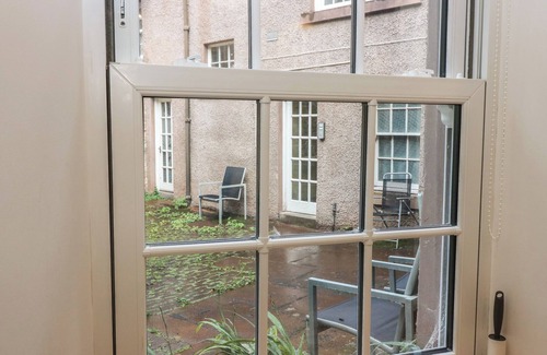Gattonside Cottage | 2 EAST PORT, pet friendly, with a garden in Melrose