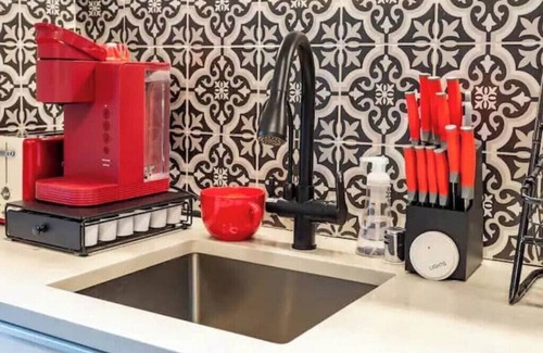 Inner Mission House | 2 En Suite Baths - Book Your Holiday Now! Walk to the Best neighborhoods!