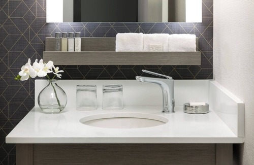 Fisherman's Wharf Hotel | 2 Family Ready Rooms Ideal for Relaxing After Exploring the City