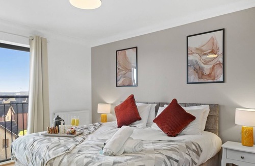 Newport Pagnell Condo | (2) Laxfield Drive - 3 bed, 2 Bath Apartment