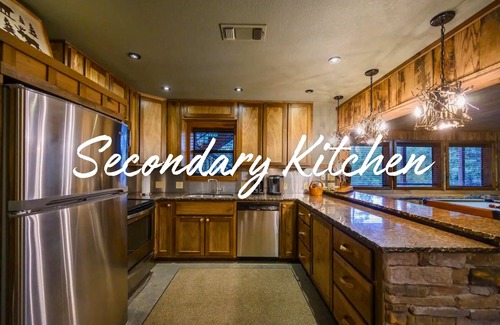 Broken Bow Cabin | 2 Luxe Cabins | Game Rooms | Outdoor Games