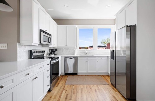 Cannonborough Elliotborough Villa | 2 Luxury Homes w/Patios | 1 Block from King St