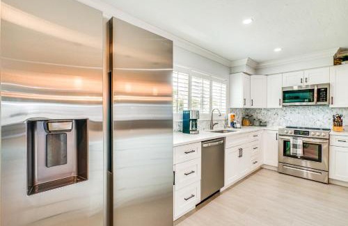 Yacht Club House | 2 Mi to Beach Canalfront Home in Cape Coral