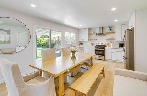 Via Marina House | 2 Mi to Beach: Pet-Friendly Oxnard Home w/ Yard