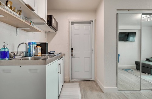 Miami Gardens Apartment | 2 Mi to Hard Rock Stadium: Studio in Miami Gardens