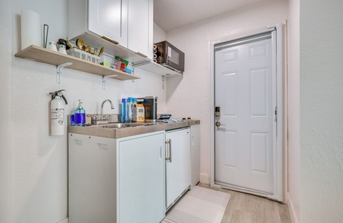 Miami Gardens Apartment | 2 Mi to Hard Rock Stadium: Studio in Miami Gardens