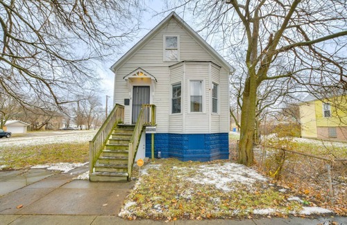 Back of the Yards House | 2 Mi to Red Line: Chicago Home Near Sherman Park