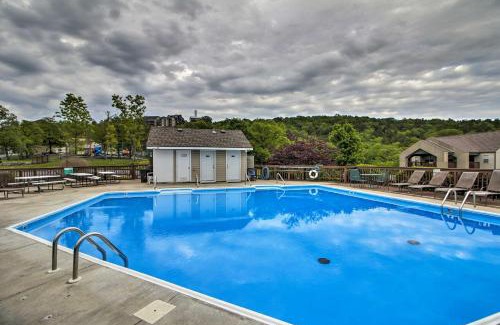 Indian Point Apartment | 2 Mi to Silver Dollar City Branson Resort Condo