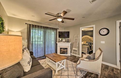 Indian Point Apartment | 2 Mi to Silver Dollar City Branson Resort Condo