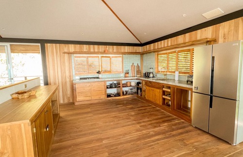 Mal Pais House | 2 min from the beach - 3BR Jungle modern home with ocean view