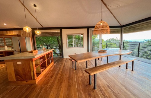 Mal Pais House | 2 min from the beach - 3BR Jungle modern home with ocean view