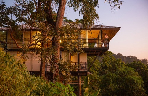 Mal Pais House | 2 min from the beach - 3BR Jungle modern home with ocean view