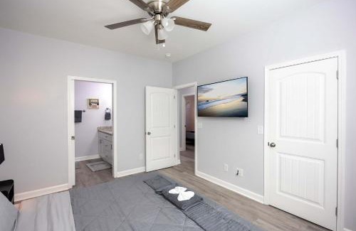 Burlington House | 2 Min to Downtown - 9 to Elon - Fast Wi-Fi