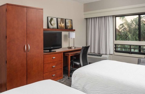 Miami Lakes Resort | 2 Modern Units in Miami Lakes, with Pool, Pet-Friendly!