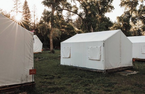 Canoncito RV Rental | 2 Person glamping tent with one Queen Bed