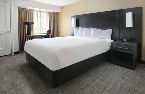 Richardson Hotel | 2 Pet-friendly Suites W/Full Kitchen! FREE Breakfast, Parking, Pool, Tennis Ct!