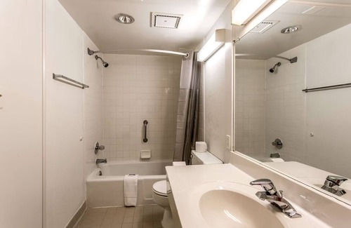 Edgewood Hotel | 2 Pleasant Rooms for Passing Travelers w/Breakfast & Easy I-95 Access