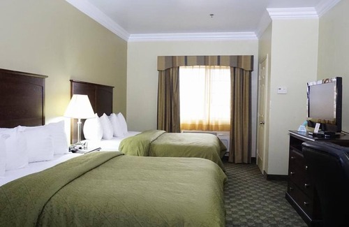 Cresson Hotel | 2 Queen Beds Stay, Scottish Inns Cresson, Free Hot Breakfast & Parking