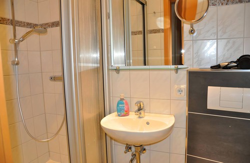 Kropeliner-Tor-Vorstadt Apartment | 2 room apartment - apartment elm