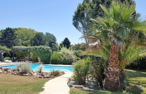 Arbonne Apartment | 2-star apartment in a villa: pool, close to beaches, Biarritz, and golf courses