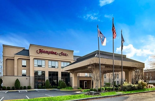 Midlothian Hotel | 2-Star Hotel ∙ Hampton Inn Richmond-SW Hull Street