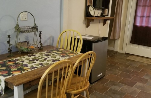 Hemphill Cottage | 2 story cottage 2 bedroom 1 bath lake access seasonal. Six Mile on Toledo