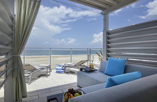 East Daytona Hotel | 2 Units w/Relaxing City Views, Outdoor Pool, Beachfront Property!
