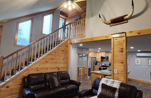Tunkhannock Township Ski Chalet | 20 Min from Ski Lift & Private Hot Tub, Fire Pit, Game Room, Fireplace