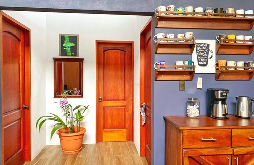 Los Angeles House | 20 minutes from La Fortuna, a Family-Sized House W/Nice Porch for Bird-watching