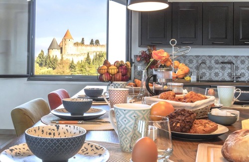 Carcassonne Villa | 200 meters from the Cité, luxury 2jacuzzis villa and heated swimming pool
