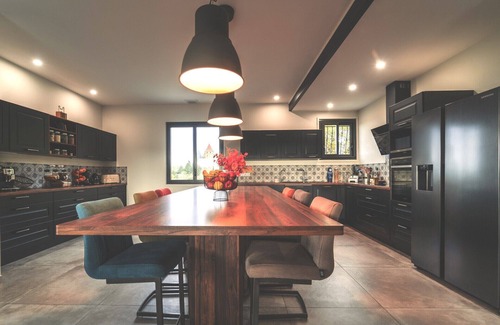 Carcassonne Villa | 200 meters from the Cité, luxury 2jacuzzis villa and heated swimming pool