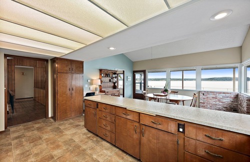 Gig Harbor House | 200' Waterfront classic home ~ Private Raft Island