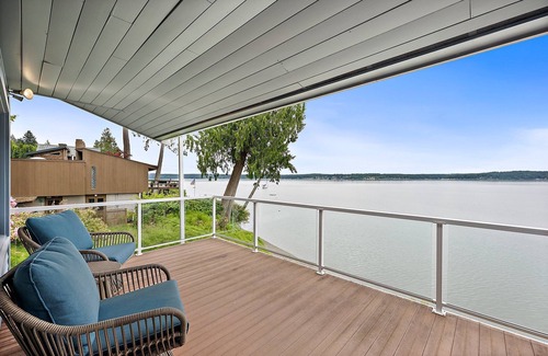 Gig Harbor House | 200' Waterfront classic home ~ Private Raft Island