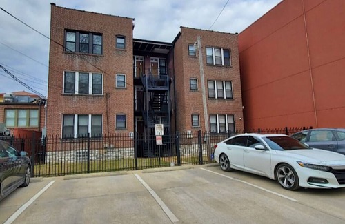 St. Louis Apartment | #202 AlbertHall Washington university