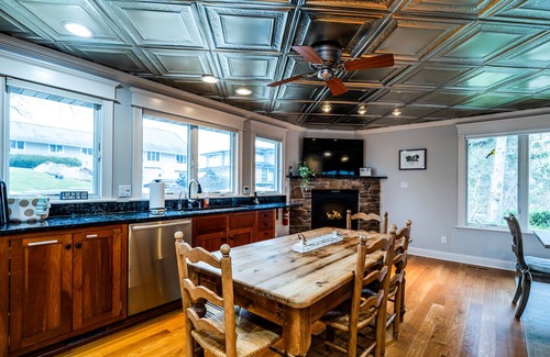 New Buffalo House | (2026 OPEN!) New Buffalo Private Pool, Lake Access & So Much More