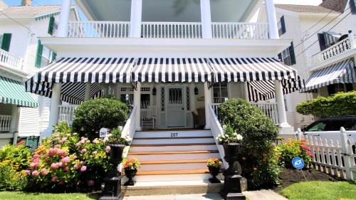 Cape May House | 207 Howard Street - The "Schapteau"