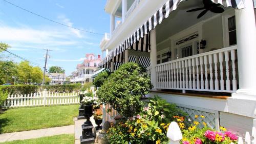 Cape May House | 207 Howard Street - The "Schapteau"