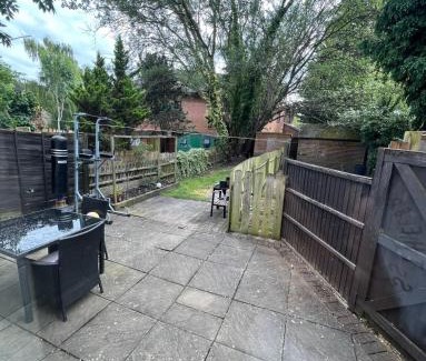 Hillingdon Apartment | 20mins to BakerSt, Harry Potter & Wembley Stadium!