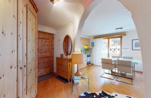 Silvaplana Apartment | 2½ -room apartment on the first floor, with lift.