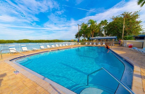 Ruskin Apartment | 215 Miramar Retreat Little Harbor Beach Resort