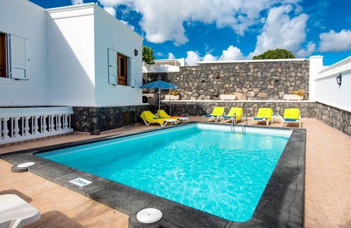 Puerto Calero Villa | 220 m² Villa ∙ 4 bedrooms ∙ 8 guests