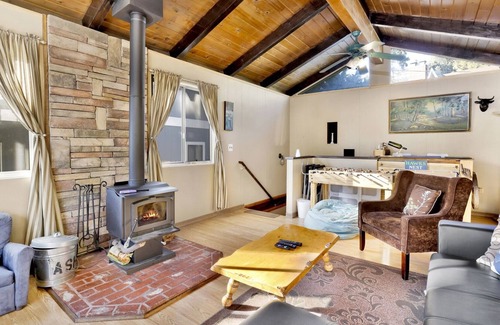 Moonridge Ski Chalet | 2209-hawks Nest 2 Bedroom Home by Redawning