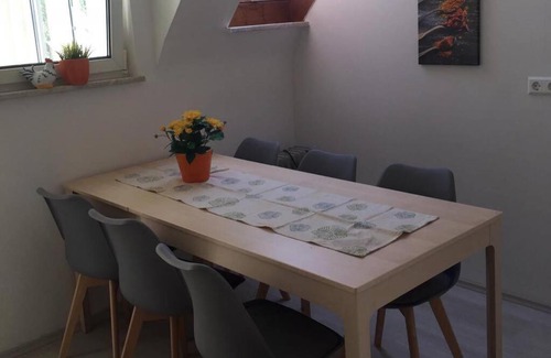 Korb Apartment | 22C große Wohnung 4 Schlafzimmer Wlan/SmartTV