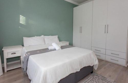 Greater Johannesburg Metropolitan Area House | 235 On Surrey