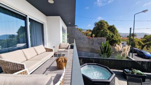 Santo Antonio Villa | 24, The Townhouse by LovelyStay