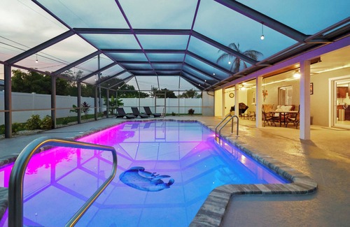 Fort Myers Villa | 25% Fall Discount! Heated Pool! Jump On In!