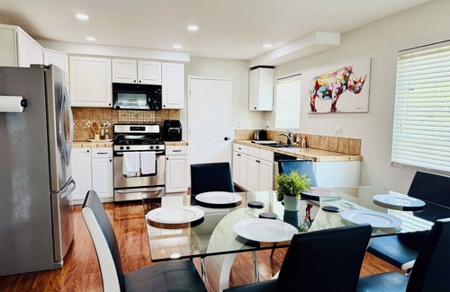 Los Serranos House | 25% OFF / Charming 2 BR 2 BA / Private Frontyard Retreat/ Prime Location