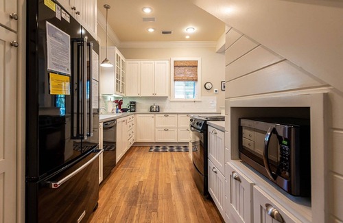 Seagrove Beach House | 25% SALE Thru FALL~Tupelo Honey~Pet Friendly~Heated Pool~Walk to Beach~Bch Gear!